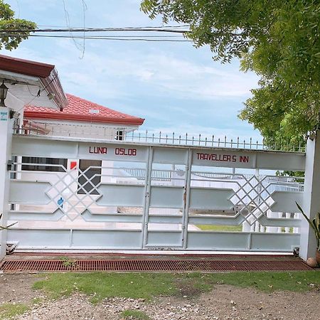 Luna Oslob Travellers Inn - Beach Front Exterior foto