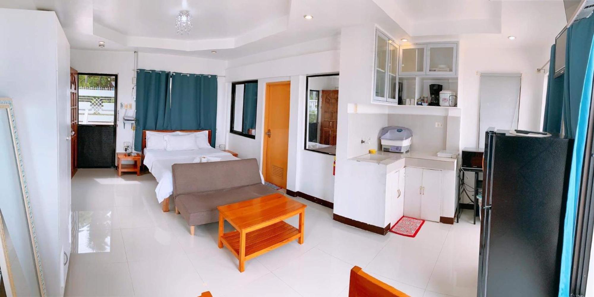 Luna Oslob Travellers Inn - Beach Front Exterior foto