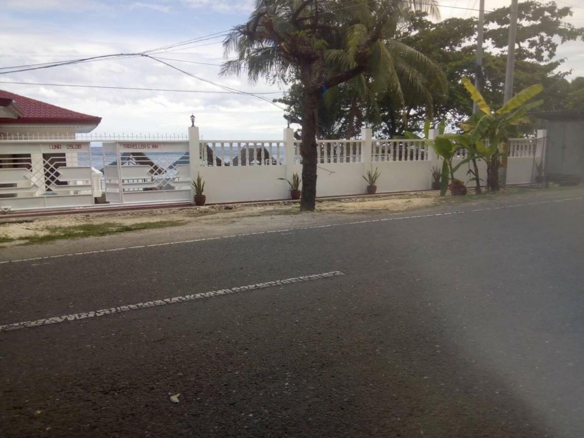 Luna Oslob Travellers Inn - Beach Front Exterior foto